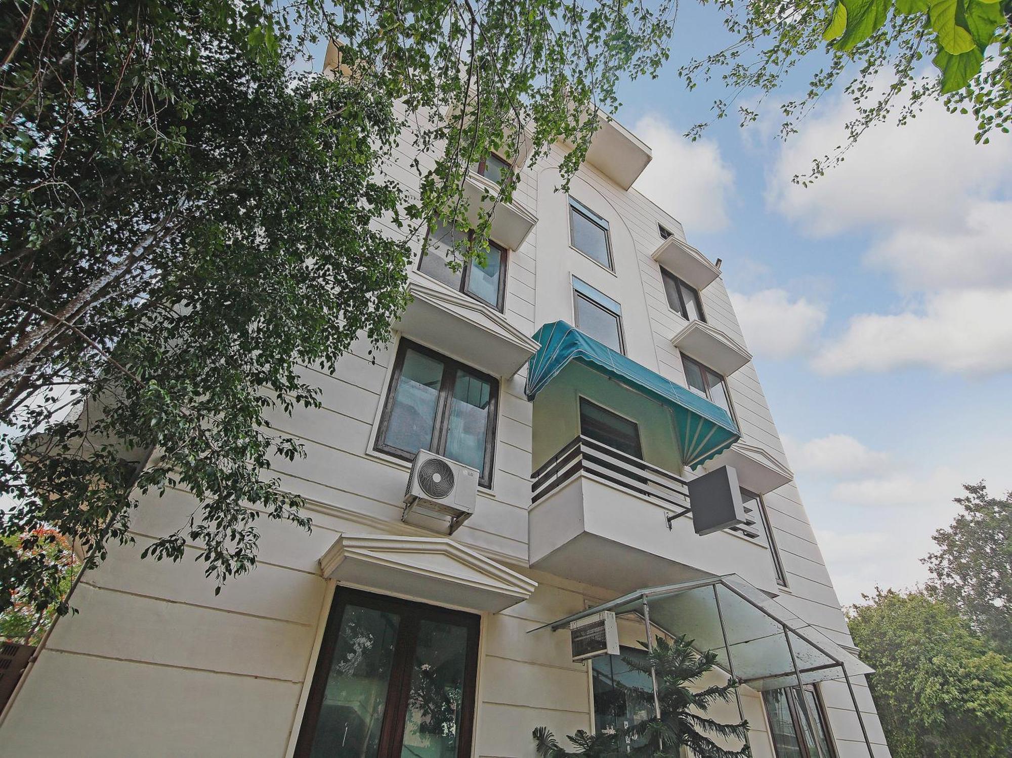 Capital O Tipsyy Near Aravali Biodiversity Park Гургаон Екстериор снимка
