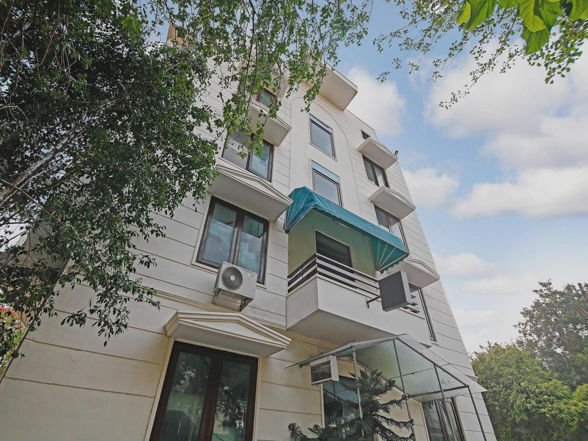 Capital O Tipsyy Near Aravali Biodiversity Park Гургаон Екстериор снимка